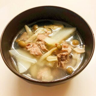 豚肉と大根、しめじの生姜スープ